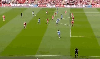 【足总杯】刘易斯格瓦迪奥尔破门！曼城2比0闯入决赛