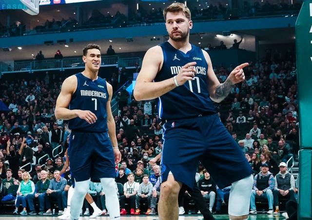 篮球-惨败奇才后反弹屠鹿 48小时内独行侠经历大落大起