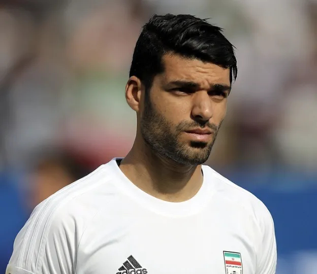 篮球-战火遮蔽真相，塔雷米的“抉择”让无数网友破防，也让无数网友唏嘘_新浪新闻