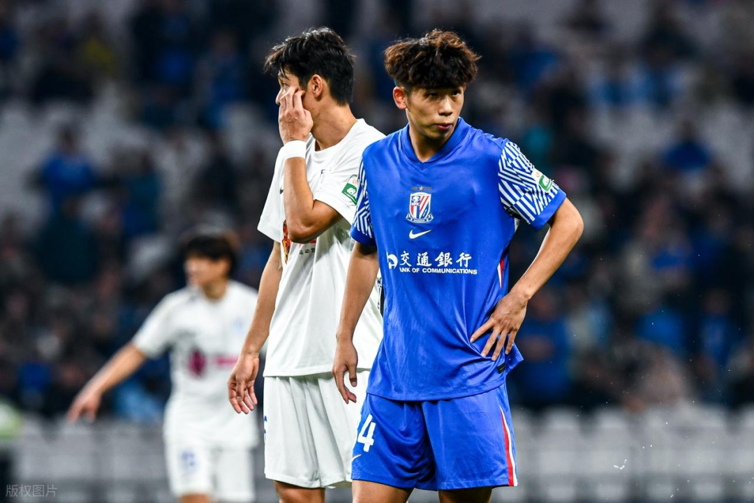 足球-刘诚宇将出战业余联赛？已出现在球队报名名单，申花跟队记者辟谣