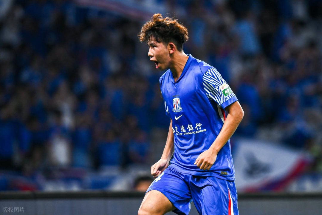 足球-刘诚宇将出战业余联赛？已出现在球队报名名单，申花跟队记者辟谣