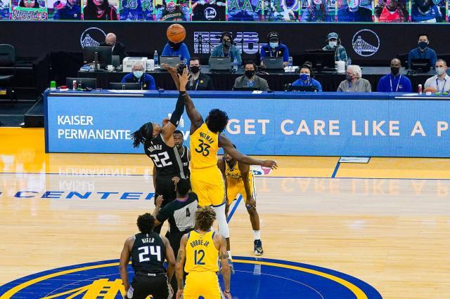 搜狐体育权威社区-真就一人一城呗！勇士主场记分员效力58年终退休